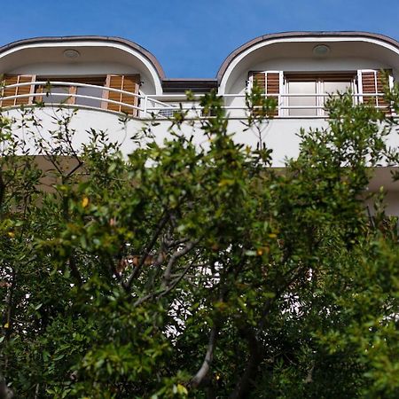 Apartman Vjekoslav คิร์ก ภายนอก รูปภาพ
