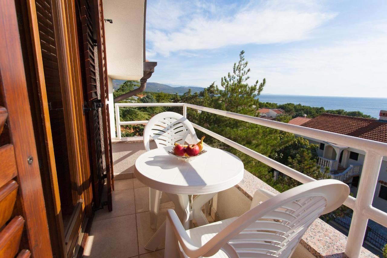 Apartman Vjekoslav คิร์ก ภายนอก รูปภาพ