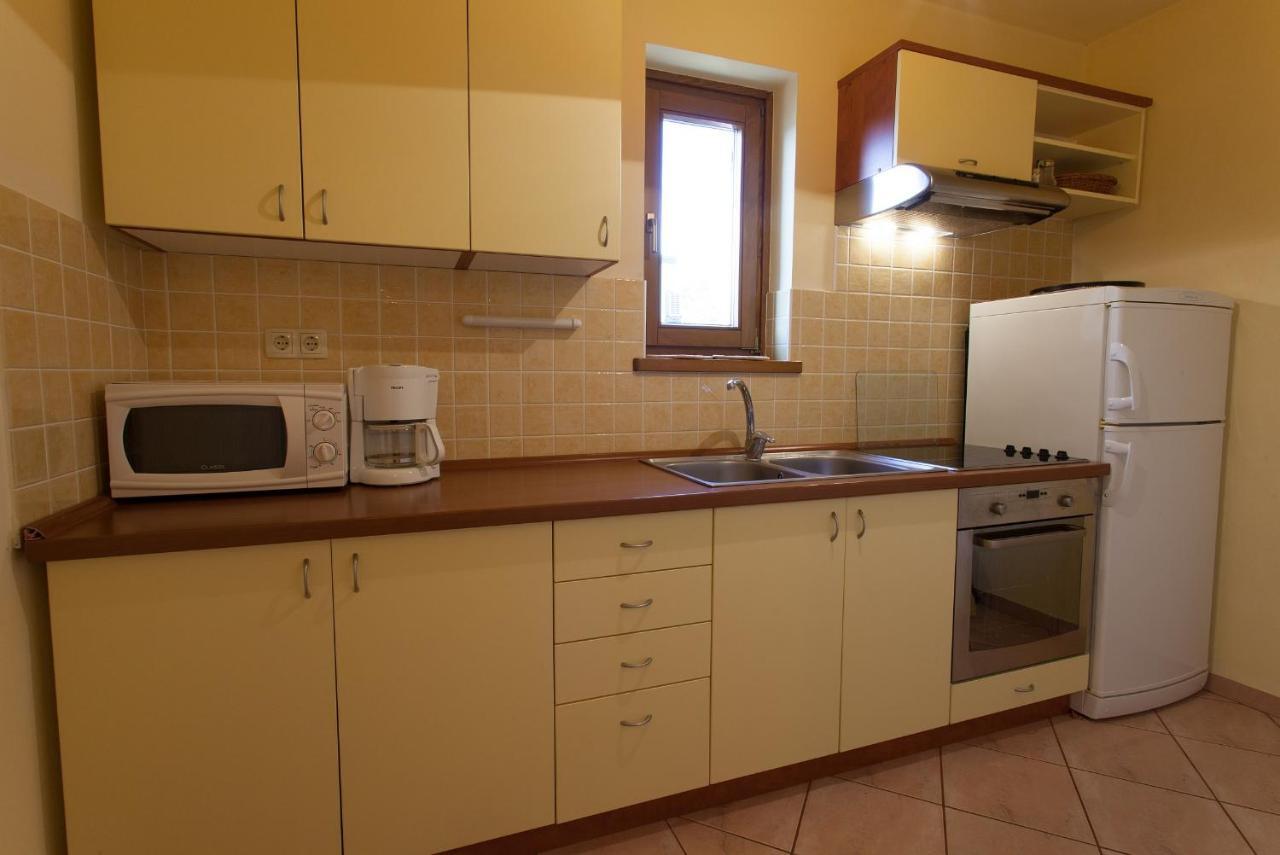 Apartman Vjekoslav คิร์ก ภายนอก รูปภาพ